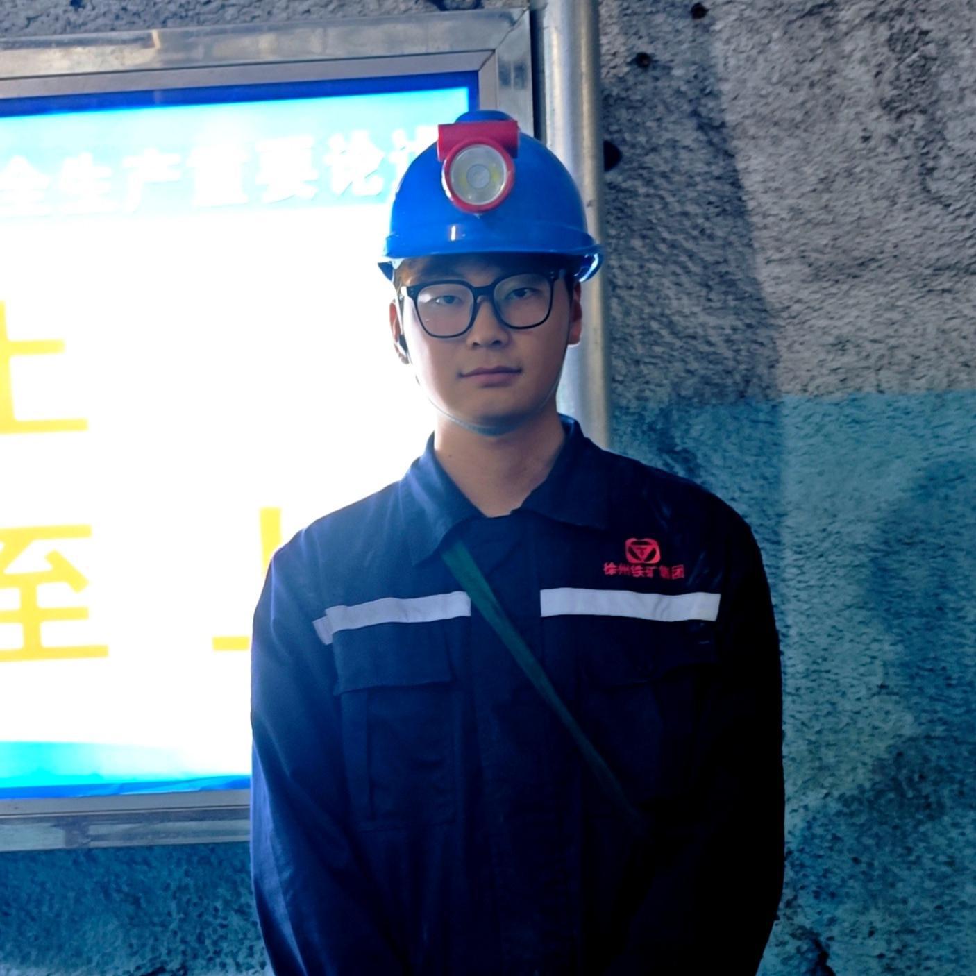 匠心传承 师徒携手同行：章硕